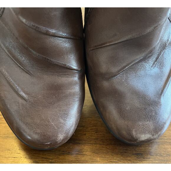 Clarks Women’s 7M Partridge Slip On Brown Leather Pleated Loafer, Teachercore - Picture 3 of 9